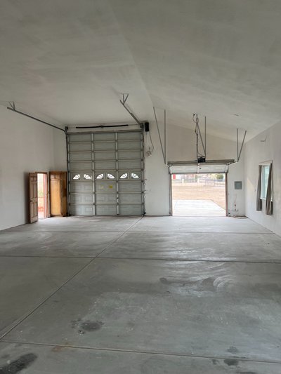 45 x 30 Garage in Hesperia, California near [object Object]