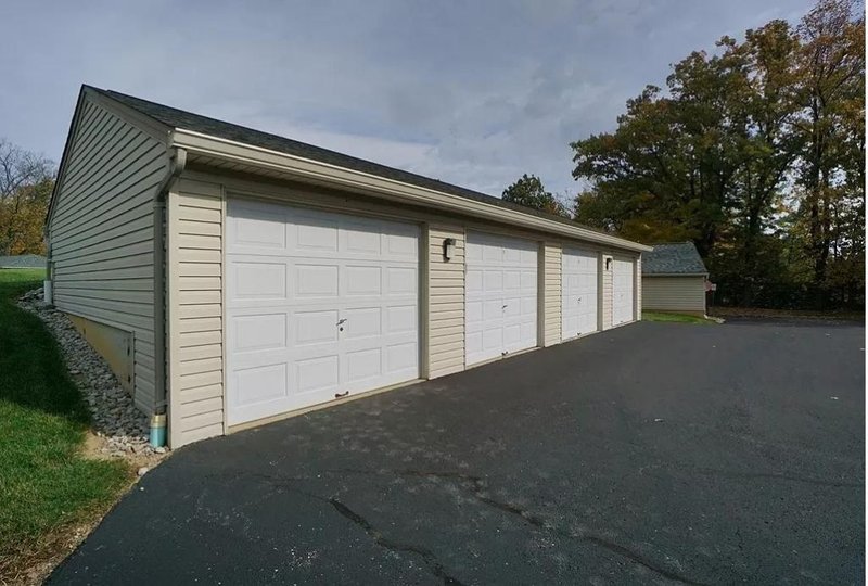 20 x 10 Garage in Cincinnati, Ohio near [object Object]