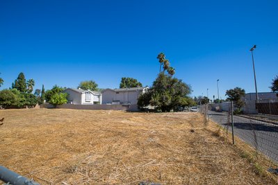 10 x 25 Unpaved Lot in Los Angeles, California