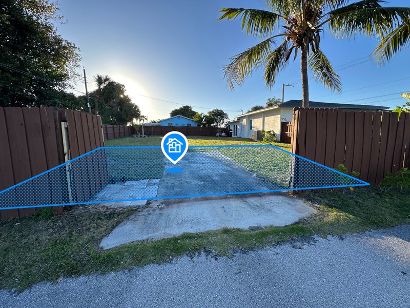 Unpaved Lot in West Palm Beach, Florida 2