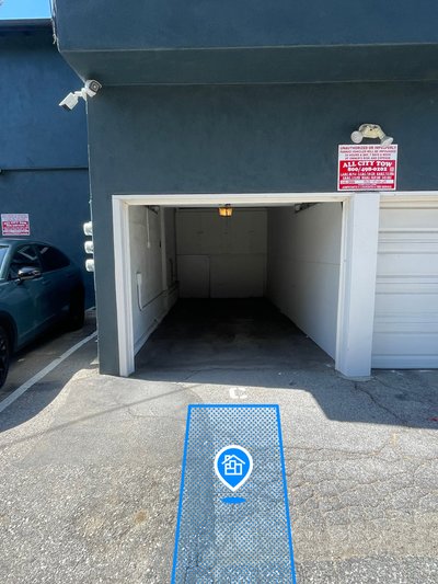 20 x 10 Garage in Los Angeles, California near [object Object]