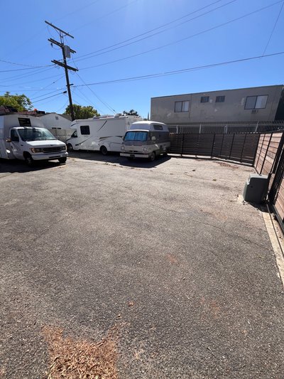 7 x 7 Parking Lot in Los Angeles, California near [object Object]