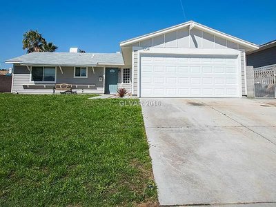20×20 Driveway in Las Vegas, NV near 213 Zia St
