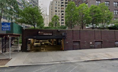20 x 10 Parking Garage in New York, New York