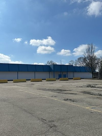 70 x 10 Parking Lot in West Mifflin, Pennsylvania near [object Object]