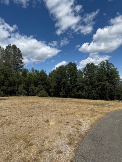 20×10 Unpaved Lot in Redding, CA near 20047 Columbia Park Dr 3