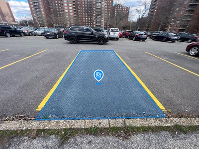 20 x 10 Parking Lot in NY, New York near [object Object]