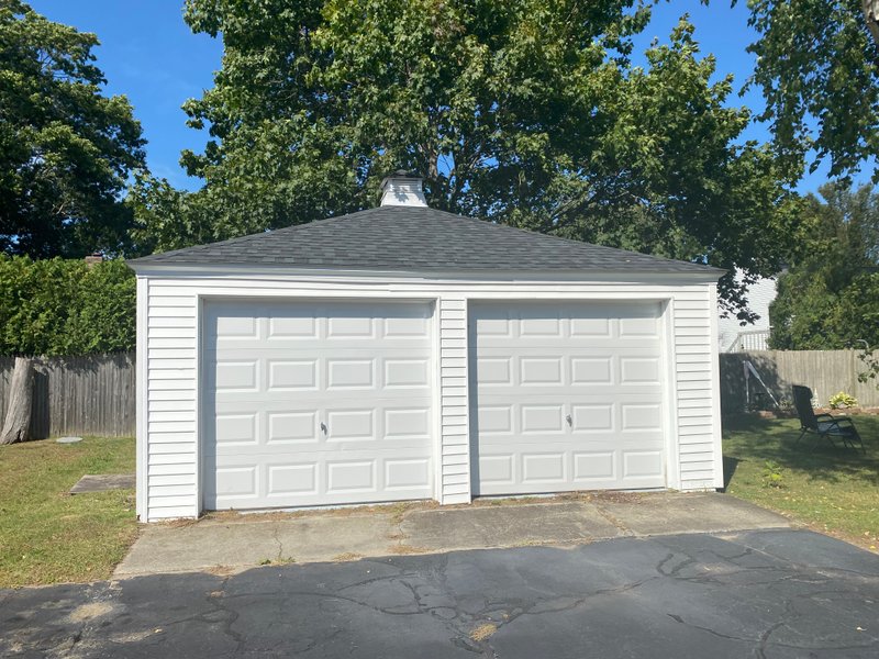 Garage in Barrington, Rhode Island 1