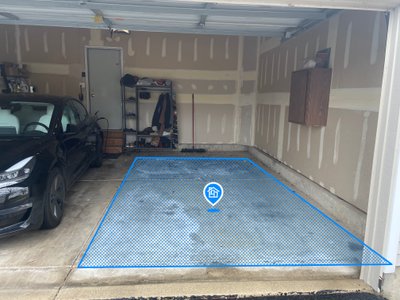 18 x 10 Garage in Aurora, Illinois near [object Object]